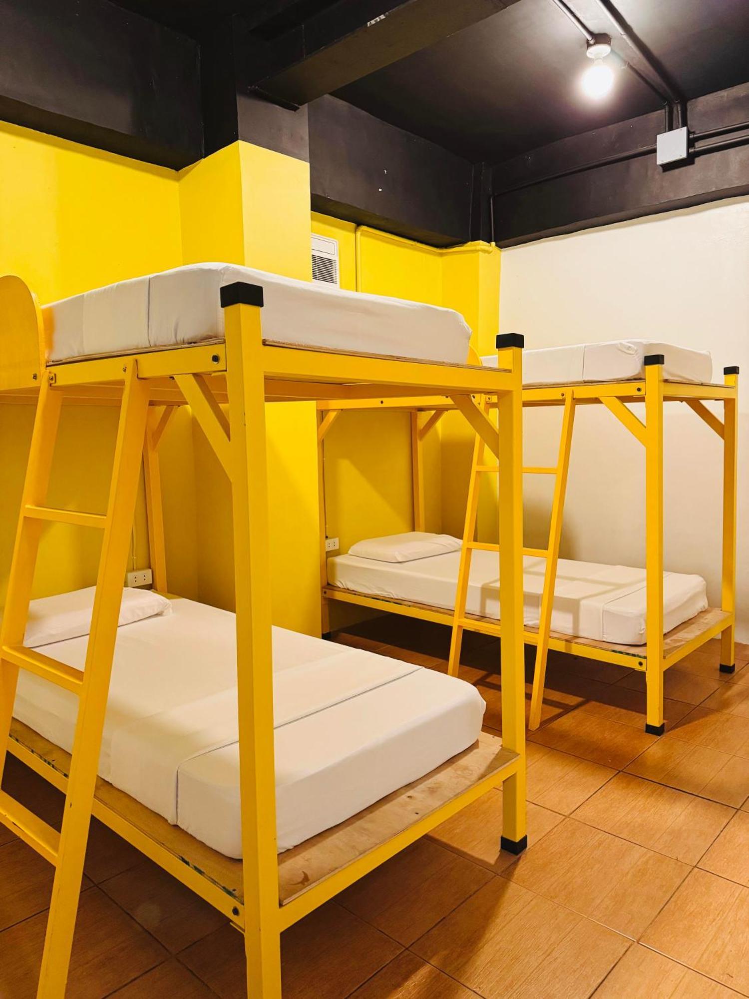 Cheese Hostel Manila Makati City Exterior foto