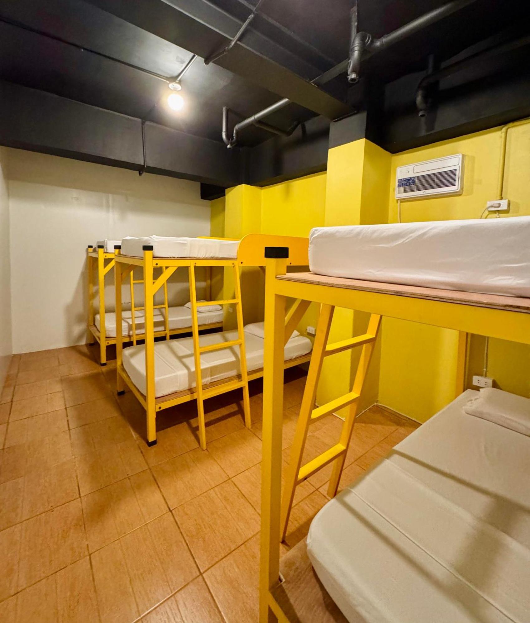 Cheese Hostel Manila Makati City Exterior foto