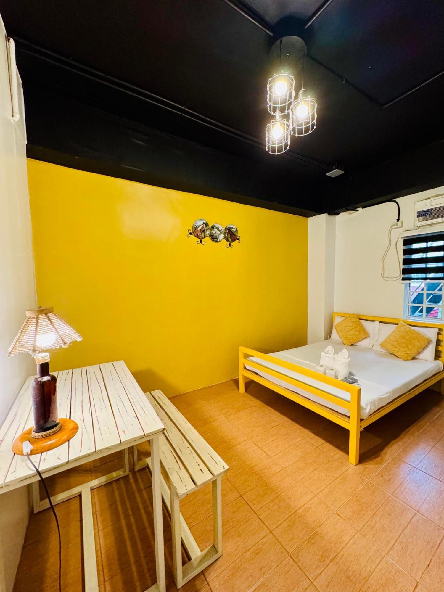 Cheese Hostel Manila Makati City Exterior foto