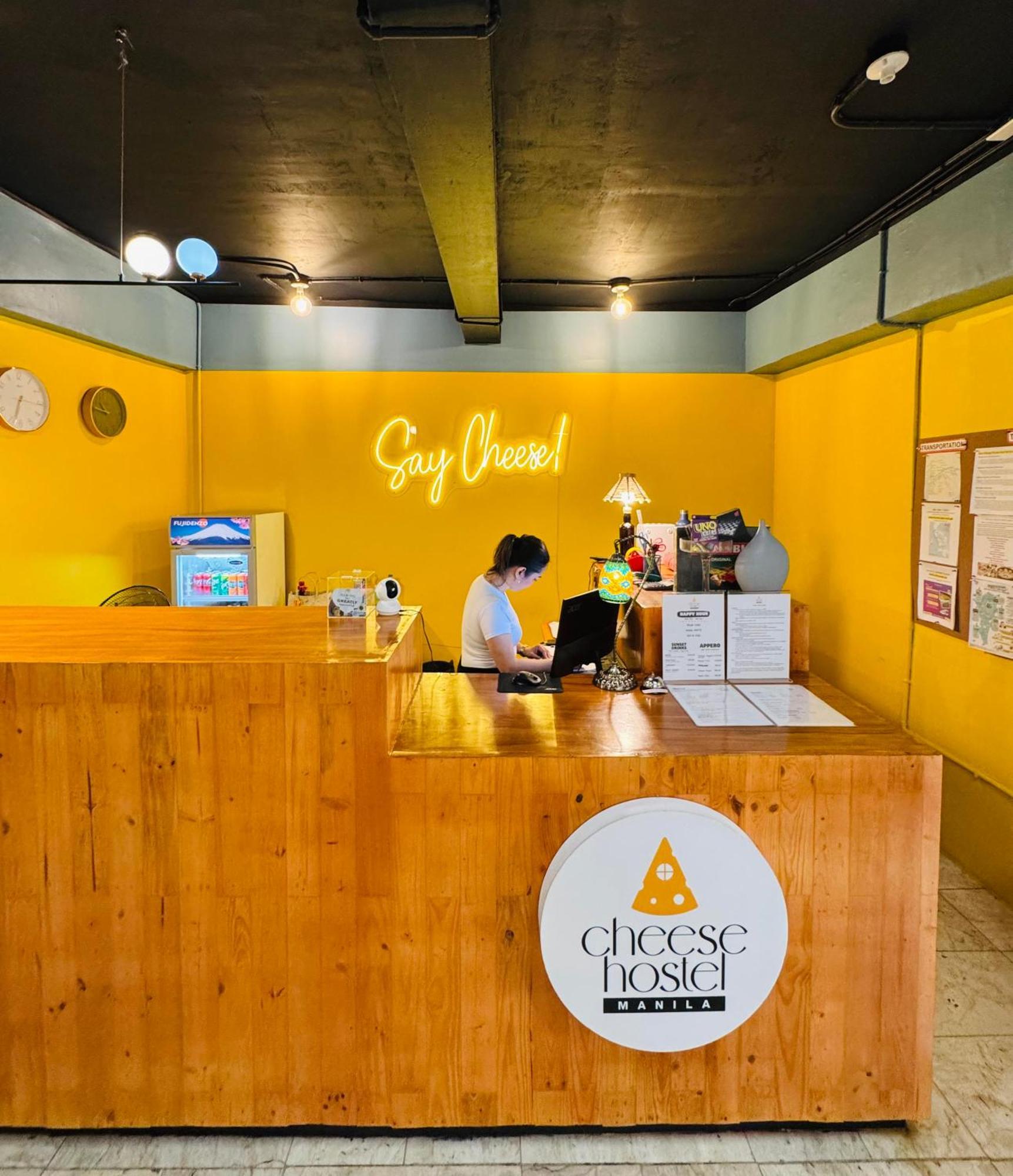 Cheese Hostel Manila Makati City Exterior foto